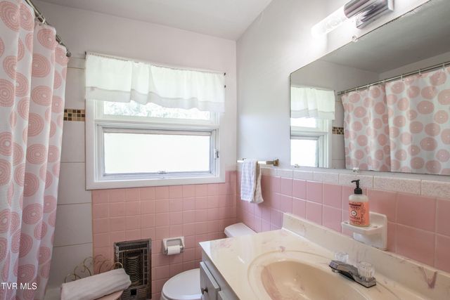 501 Cheyenne Road, Bristol, VA 24201