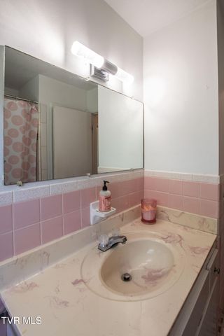 501 Cheyenne Road, Bristol, VA 24201