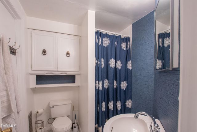 501 Cheyenne Road, Bristol, VA 24201