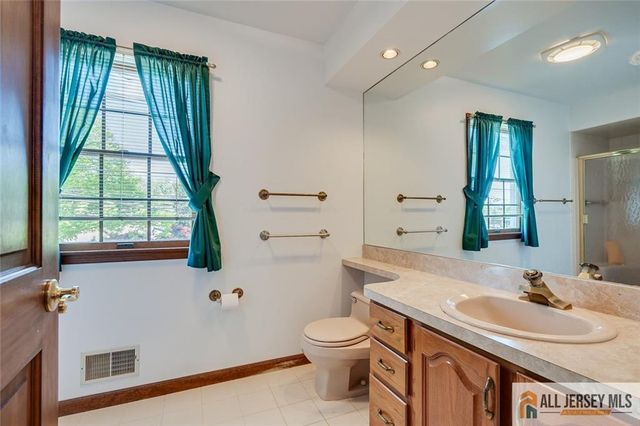 194 Plainfield Road, Edison, NJ 08820