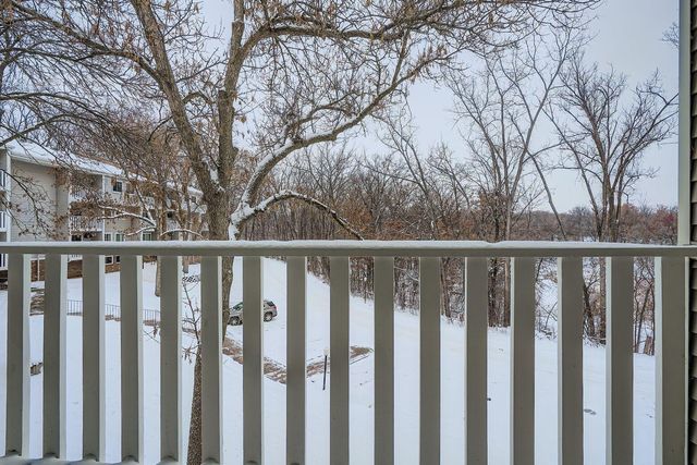 1601 N Innsbruck Drive 250NE, Fridley, MN 55432