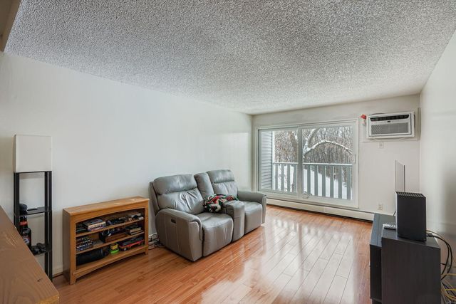 1601 N Innsbruck Drive 250NE, Fridley, MN 55432