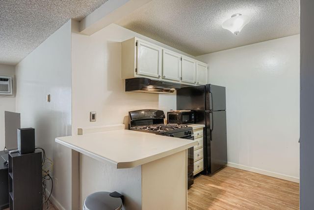 1601 N Innsbruck Drive 250NE, Fridley, MN 55432