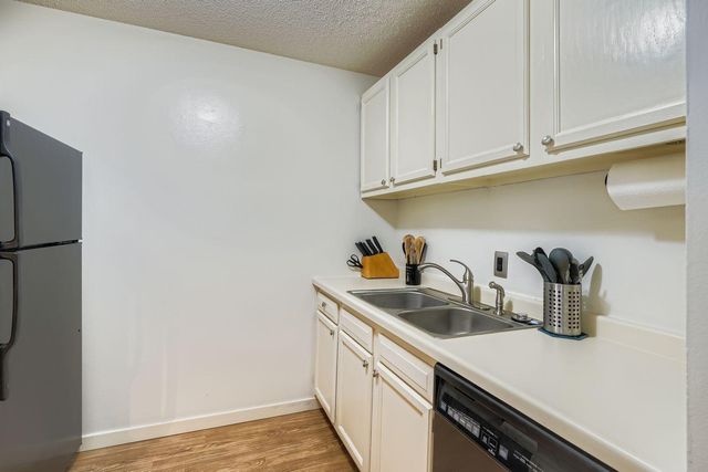 1601 N Innsbruck Drive 250NE, Fridley, MN 55432