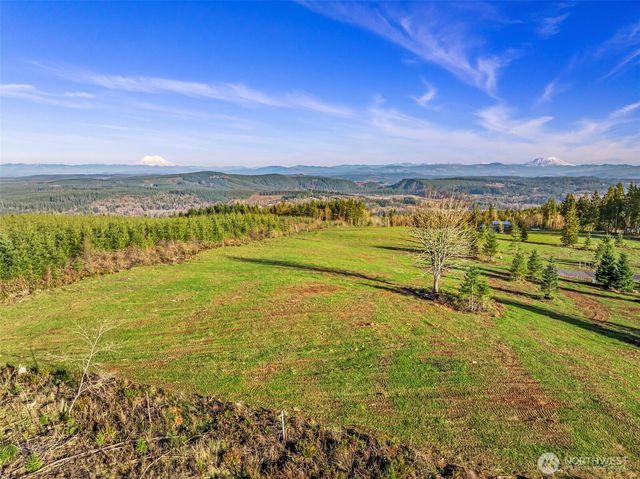 228 Suncrest Drive, Castle Rock, WA 98611