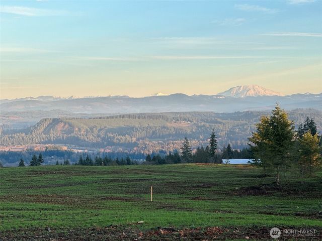 228 Suncrest Drive, Castle Rock, WA 98611