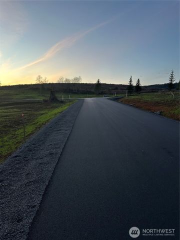 228 Suncrest Drive, Castle Rock, WA 98611