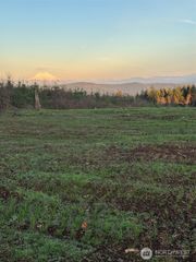 228 Suncrest Drive, Castle Rock, WA 98611