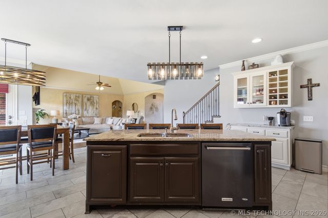 22392 E 141st Street S, Coweta, OK 74429