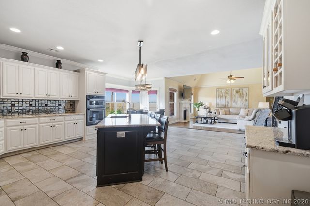 22392 E 141st Street S, Coweta, OK 74429