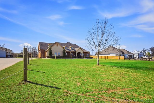 22392 E 141st Street S, Coweta, OK 74429