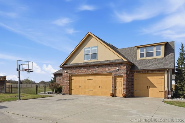 22392 E 141st Street S, Coweta, OK 74429