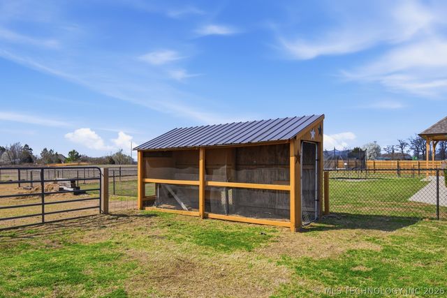 22392 E 141st Street S, Coweta, OK 74429