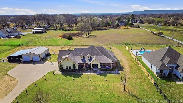 22392 E 141st Street S, Coweta, OK 74429