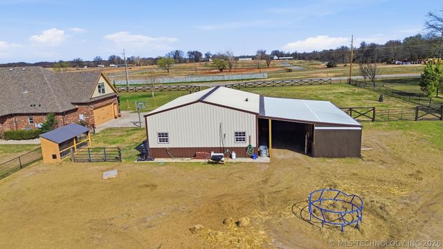 22392 E 141st Street S, Coweta, OK 74429