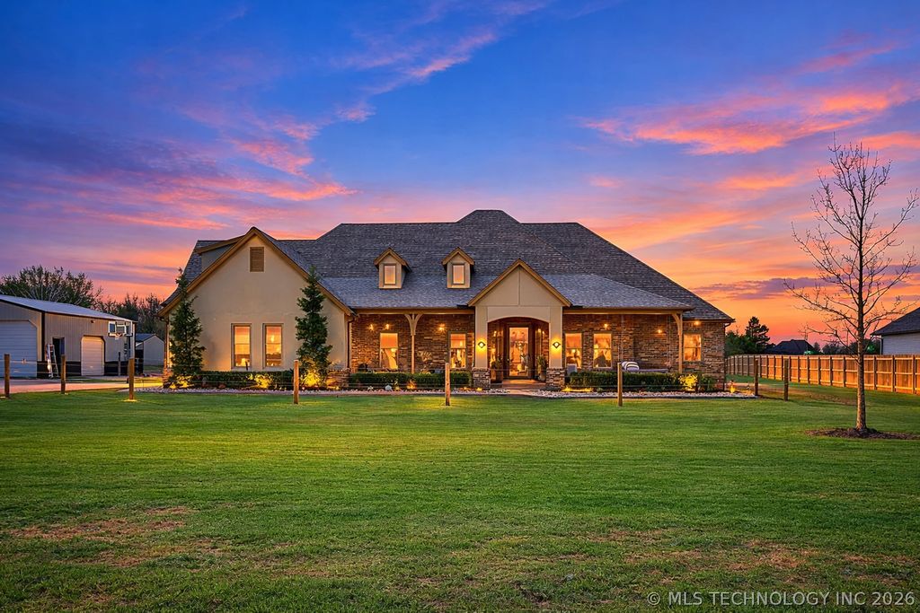 22392 E 141st Street S, Coweta, OK 74429