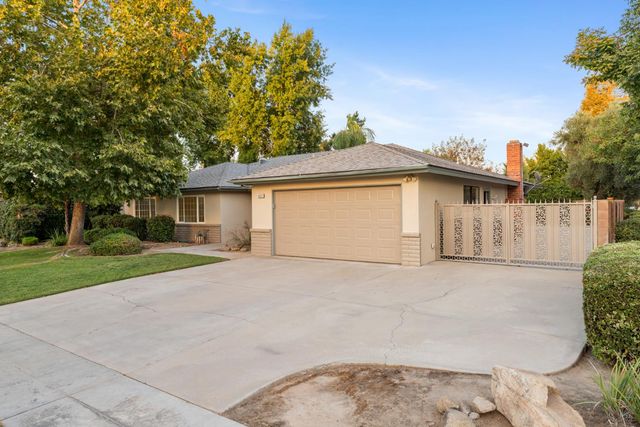 6212 N Feland Avenue, Fresno, CA 93711