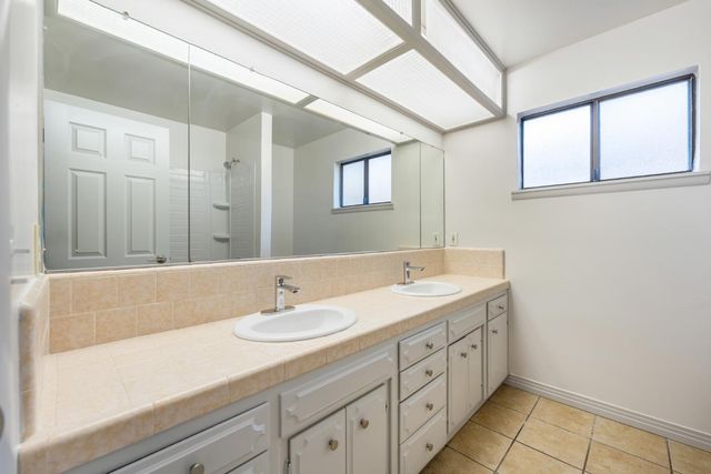 6212 N Feland Avenue, Fresno, CA 93711