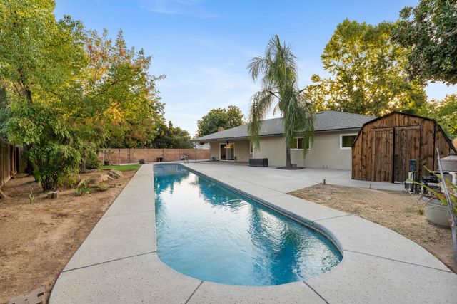 6212 N Feland Avenue, Fresno, CA 93711
