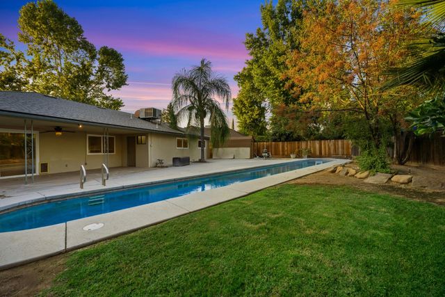 6212 N Feland Avenue, Fresno, CA 93711