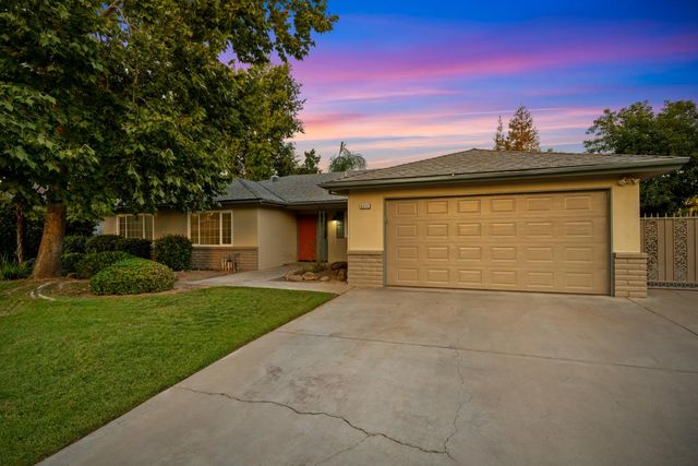 6212 N Feland Avenue, Fresno, CA 93711