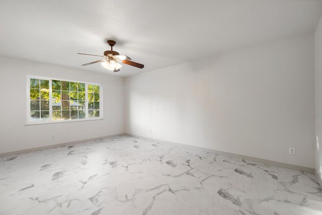 6212 N Feland Avenue, Fresno, CA 93711