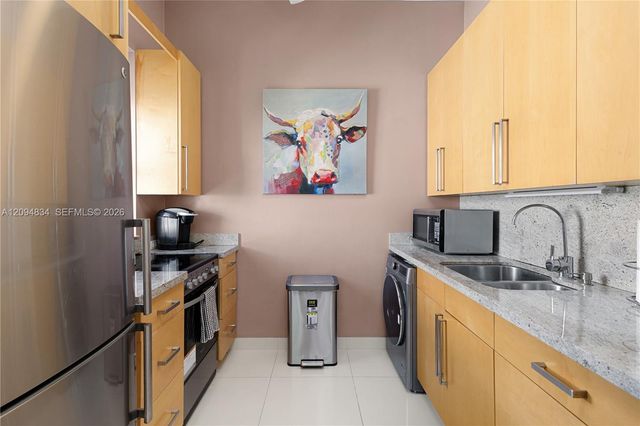 2421 Lake Pancoast Drive 3B, Miami Beach, FL 33140