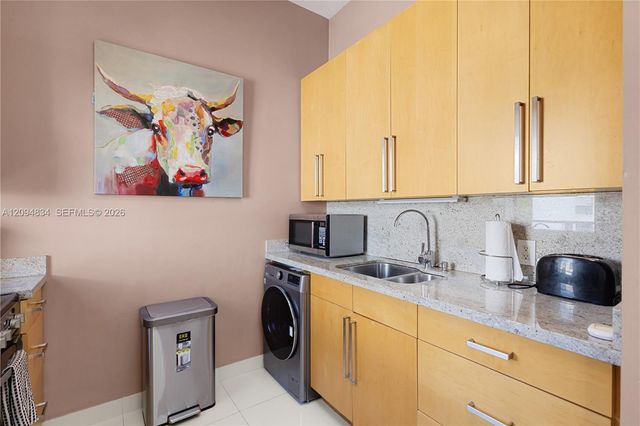 2421 Lake Pancoast Drive 3B, Miami Beach, FL 33140