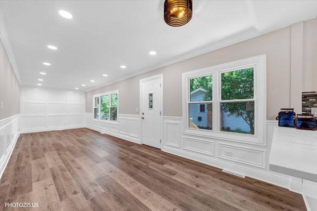 28069 N Lake Drive, Wauconda, IL 60084