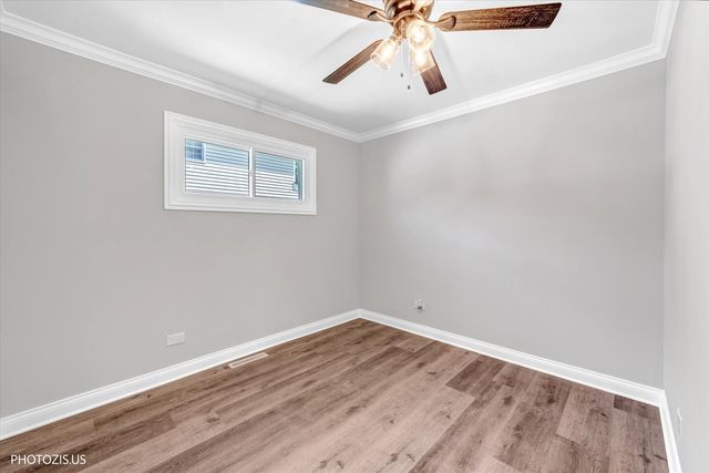 28069 N Lake Drive, Wauconda, IL 60084