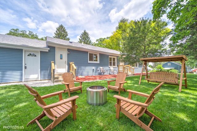 28069 N Lake Drive, Wauconda, IL 60084