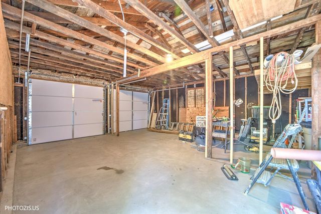 28069 N Lake Drive, Wauconda, IL 60084