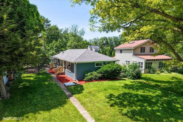 28069 N Lake Drive, Wauconda, IL 60084