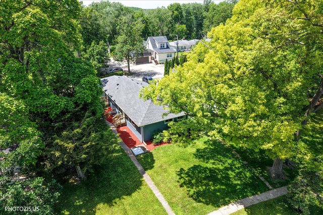 28069 N Lake Drive, Wauconda, IL 60084