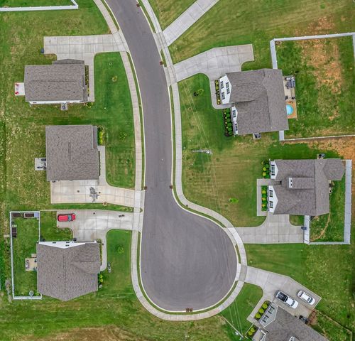 104 Curbow Ct, Shelbyville, TN 37160