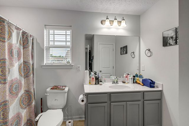 104 Curbow Ct, Shelbyville, TN 37160