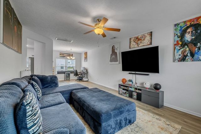 104 Curbow Ct, Shelbyville, TN 37160