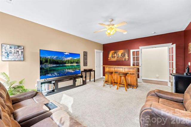 6108 Mcilwaine Road, Huntersville, NC 28078