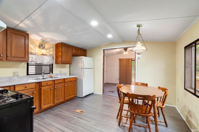 11137 N Quiet Water Road, Monticello, IN 47960