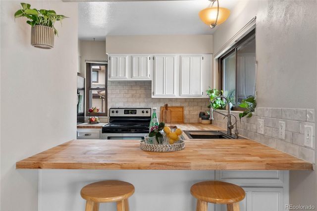 10372 W Florida Avenue A, Lakewood, CO 80232