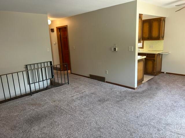 905 Village Lane, Jenison, MI 49428