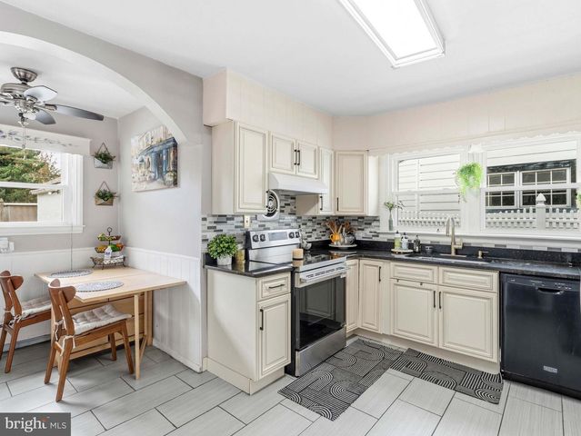 842 ALEXANDER AVE, Drexel Hill, PA 19026