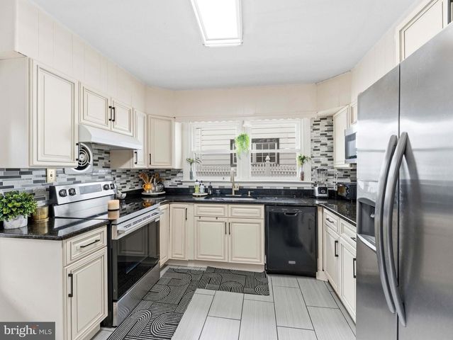842 ALEXANDER AVE, Drexel Hill, PA 19026