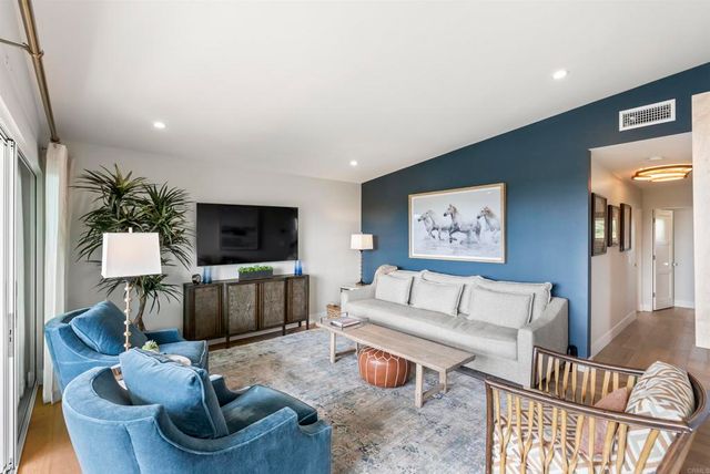 620 W Solana Circle 3G, Solana Beach, CA 92075