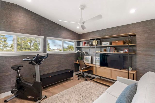 620 W Solana Circle 3G, Solana Beach, CA 92075