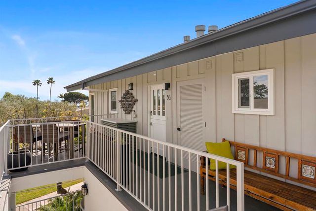 620 W Solana Circle 3G, Solana Beach, CA 92075