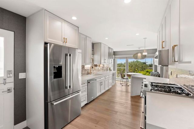 620 W Solana Circle 3G, Solana Beach, CA 92075