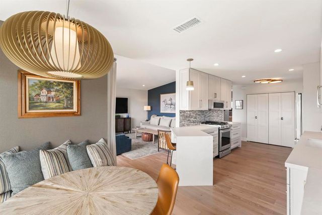 620 W Solana Circle 3G, Solana Beach, CA 92075