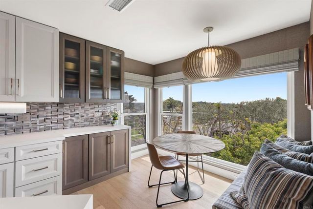 620 W Solana Circle 3G, Solana Beach, CA 92075