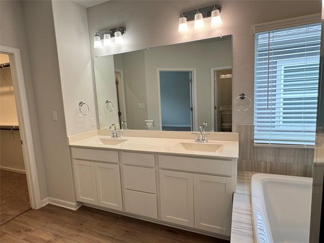 3000 Chisholm Trail RD 103, Round Rock, TX 78681